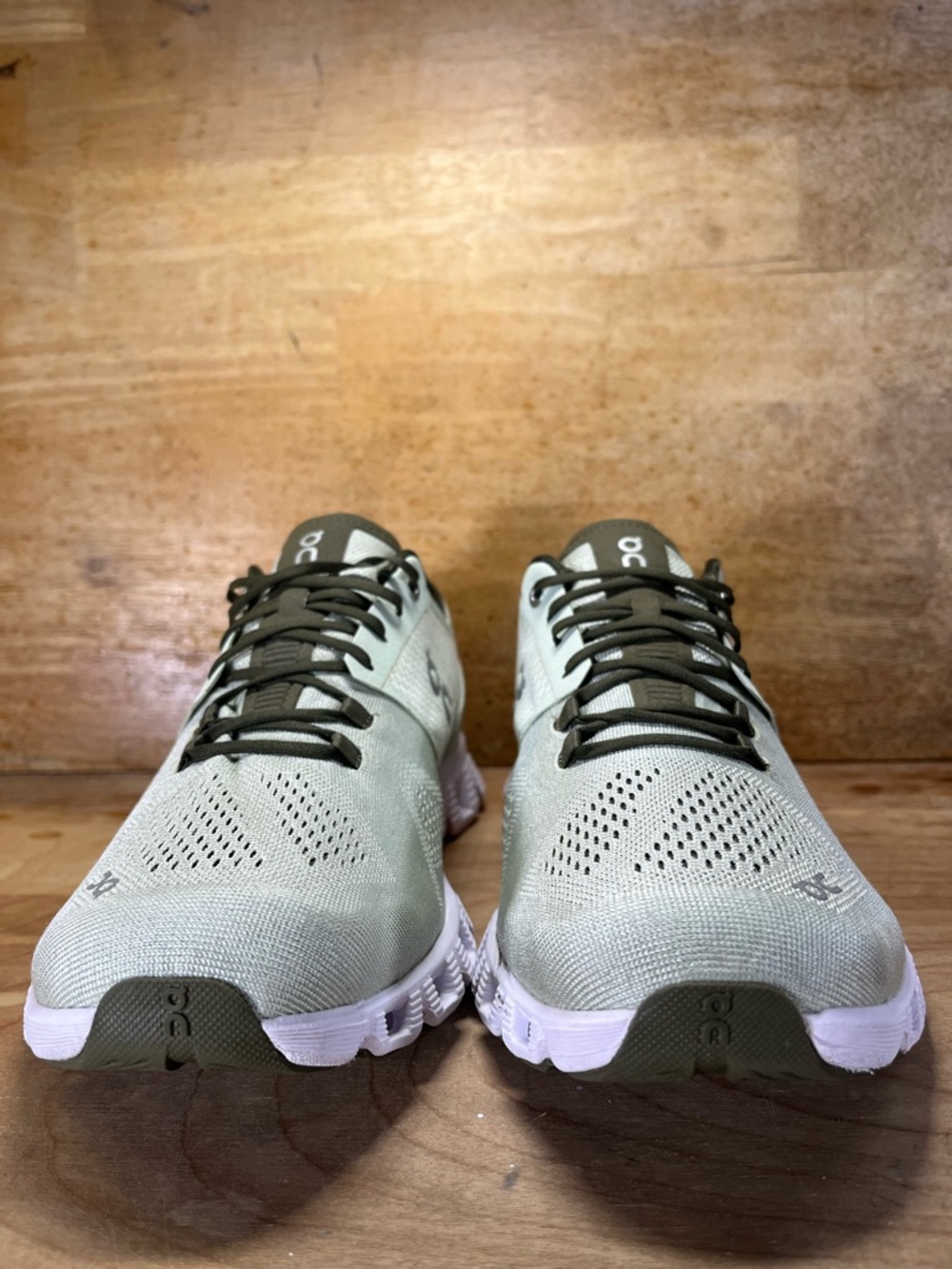 On Cloud X REFLECTIVE CUSHIONED Mens Size 9 Running Shoes Sneakers Light Green - Picture 2 of 12